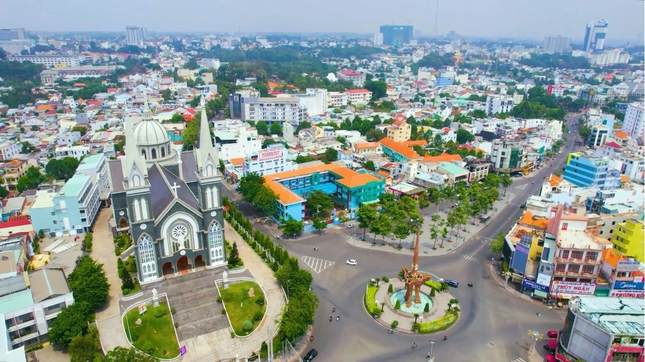 Sau khi sáp nhập vào TPHCM cùng Bà Rịa - Vũng Tàu, Bình Dương sẽ trở thành vùng đô thị trong siêu đô thị. Ảnh: Hương Chi.