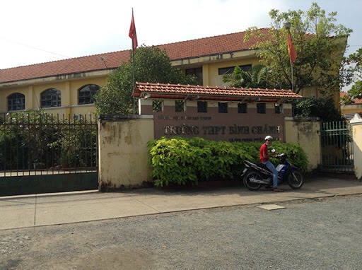 Trường THPT huyện Bình Chánh cách dự án Phố Thương Mại Trường Thịnh Phát 5 phút đi xe